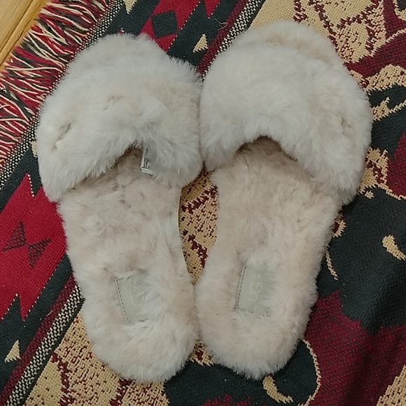 UGG Shoes - 🌲UGG slippers